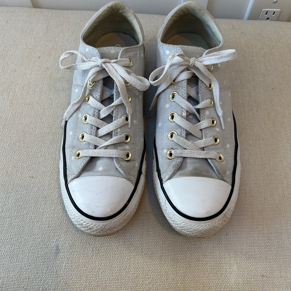 Gray polkadot Converse